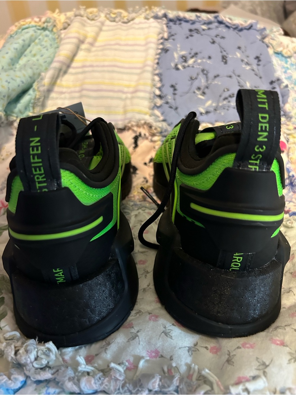 Adidas Brand New Green Mens NMD V3, FZ6495 Running Sneakers,W/Black Accents,Sz 9 - Picture 11 of 11